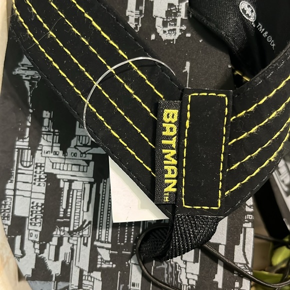 Batman Flip Flops Black Beach Summer Mens 7/8 and 11/12 Small Large - Picture 5 of 7